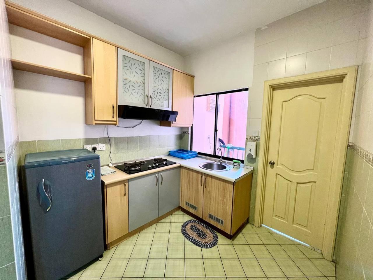Marina Court Vacation Home 3 Bedrooms - קוטה קינבלו מראה חיצוני תמונה