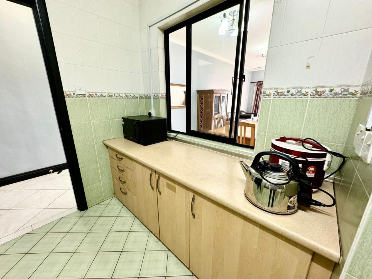 Marina Court Vacation Home 3 Bedrooms - קוטה קינבלו מראה חיצוני תמונה